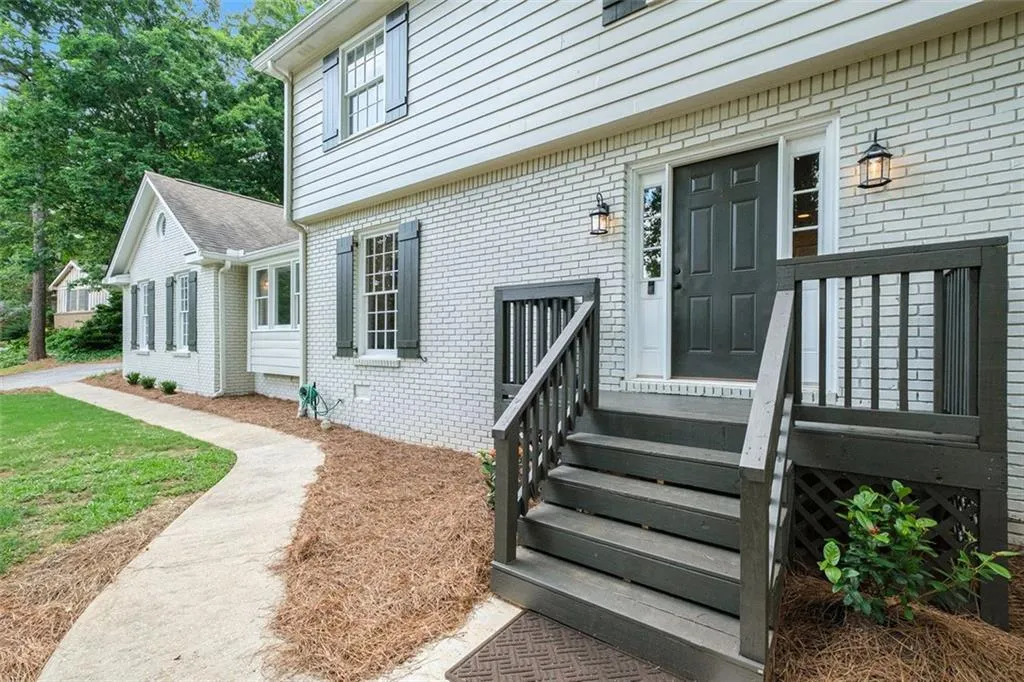 250 Abington Drive, Atlanta, Georgia 30328, 5 Bedrooms Bedrooms, ,3 BathroomsBathrooms,Residential,Sold,250 Abington Drive,6896439