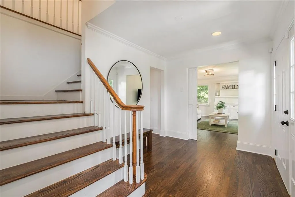 250 Abington Drive, Atlanta, Georgia 30328, 5 Bedrooms Bedrooms, ,3 BathroomsBathrooms,Residential,Sold,250 Abington Drive,6896439