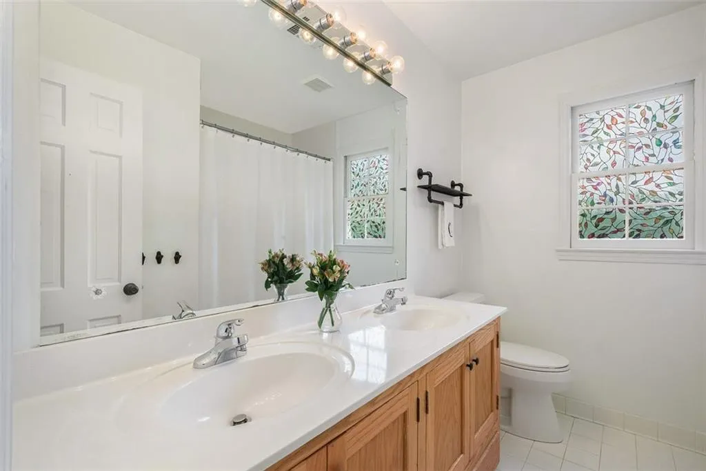250 Abington Drive, Atlanta, Georgia 30328, 5 Bedrooms Bedrooms, ,3 BathroomsBathrooms,Residential,Sold,250 Abington Drive,6896439