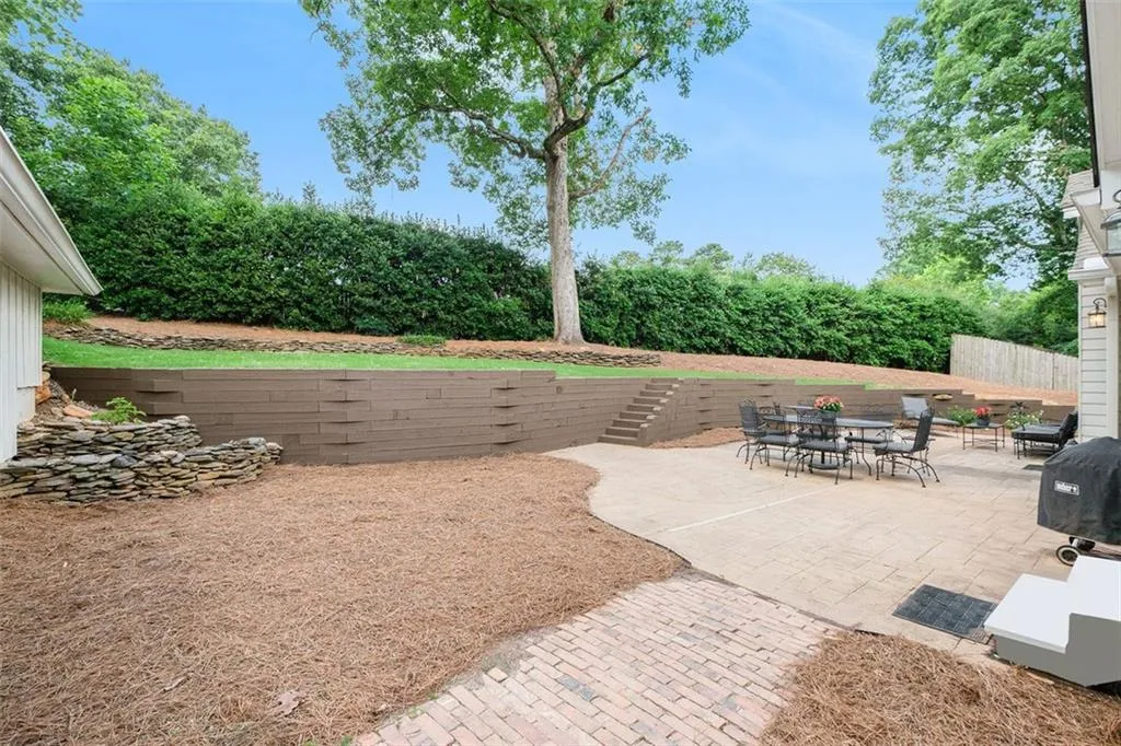 250 Abington Drive, Atlanta, Georgia 30328, 5 Bedrooms Bedrooms, ,3 BathroomsBathrooms,Residential,Sold,250 Abington Drive,6896439