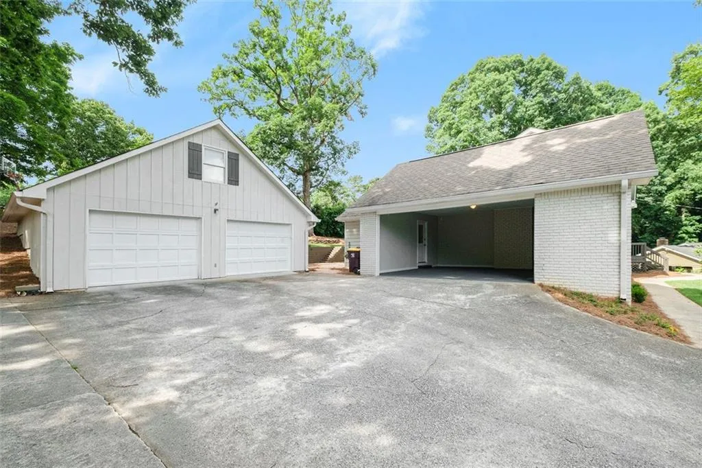 250 Abington Drive, Atlanta, Georgia 30328, 5 Bedrooms Bedrooms, ,3 BathroomsBathrooms,Residential,Sold,250 Abington Drive,6896439