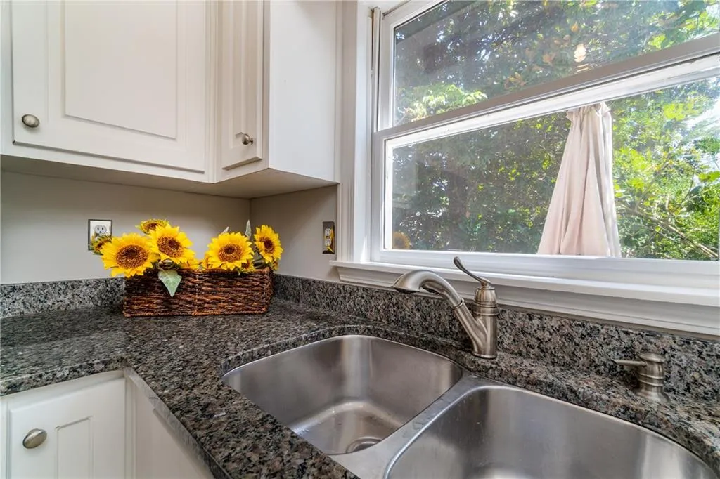 7500 Roswell Road Unit 58, Sandy Springs, Georgia 30350, 2 Bedrooms Bedrooms, ,2 BathroomsBathrooms,Residential,Sold,7500 Roswell Road Unit 58,6056438