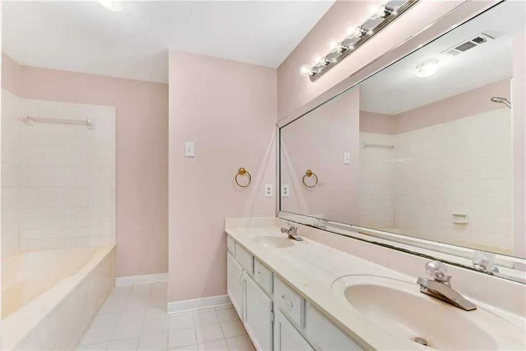 9015 Carroll Manor Drive, Sandy Springs, Georgia 30350, 3 Bedrooms Bedrooms, ,2 BathroomsBathrooms,Residential,Sold,9015 Carroll Manor Drive,7033854