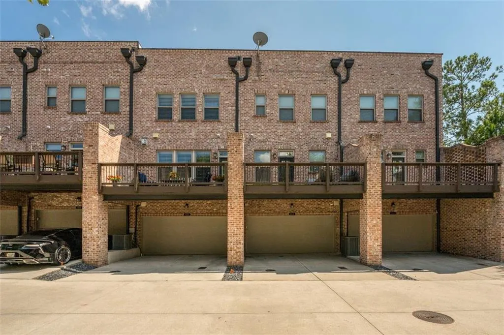 62 Yorkshire Place, Atlanta, Georgia 30328, 3 Bedrooms Bedrooms, ,3 BathroomsBathrooms,Residential,Sold,62 Yorkshire Place,7432879