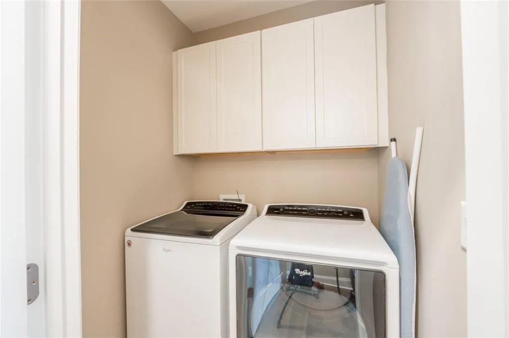 62 Yorkshire Place, Atlanta, Georgia 30328, 3 Bedrooms Bedrooms, ,3 BathroomsBathrooms,Residential,Sold,62 Yorkshire Place,7432879