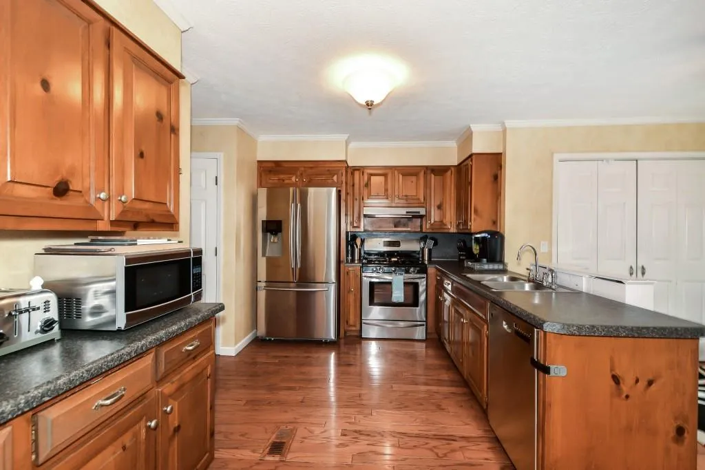 9170 Carroll Manor Drive, Atlanta, Georgia 30350, 3 Bedrooms Bedrooms, ,2 BathroomsBathrooms,Residential,Sold,9170 Carroll Manor Drive,6534438