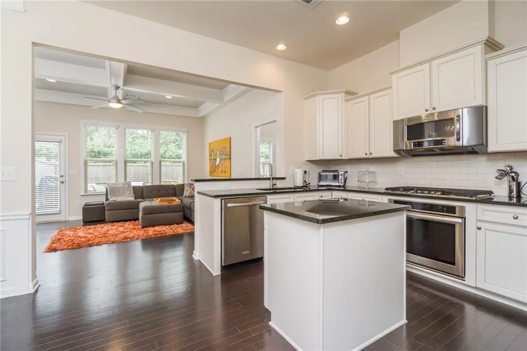 113 Barkley Lane, Sandy Springs, Georgia 30328, 4 Bedrooms Bedrooms, ,3 BathroomsBathrooms,Residential,Sold,113 Barkley Lane,6858276