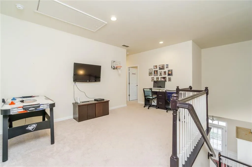 113 Barkley Lane, Sandy Springs, Georgia 30328, 4 Bedrooms Bedrooms, ,3 BathroomsBathrooms,Residential,Sold,113 Barkley Lane,6858276