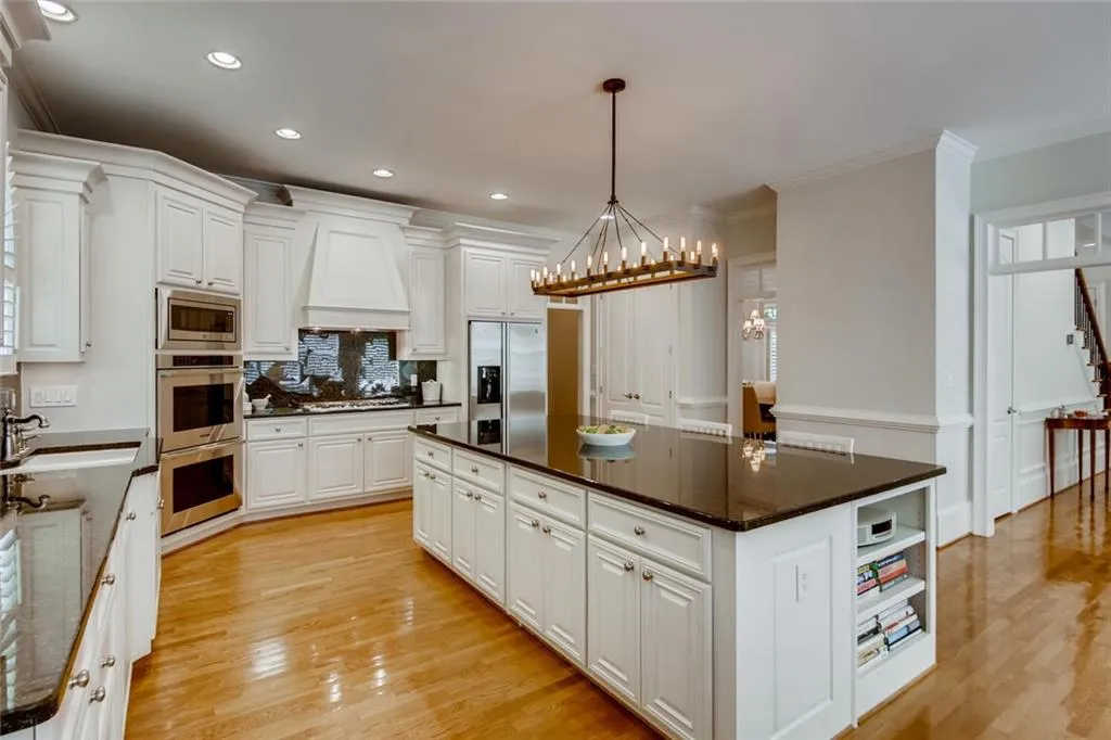 7922 Stratford Lane, Sandy Springs, Georgia 30350, 4 Bedrooms Bedrooms, ,4 BathroomsBathrooms,Residential,Sold,7922 Stratford Lane,6896427
