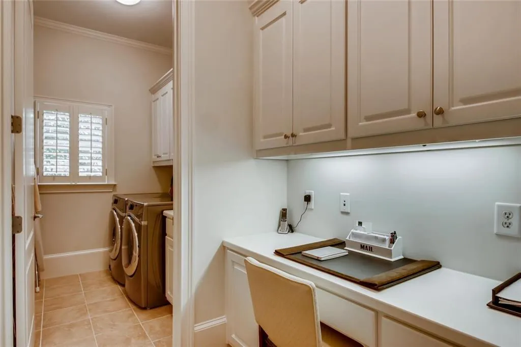 7922 Stratford Lane, Sandy Springs, Georgia 30350, 4 Bedrooms Bedrooms, ,4 BathroomsBathrooms,Residential,Sold,7922 Stratford Lane,6896427