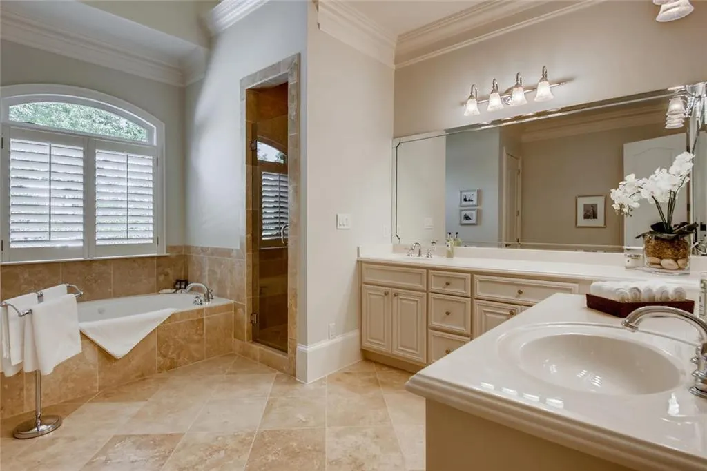7922 Stratford Lane, Sandy Springs, Georgia 30350, 4 Bedrooms Bedrooms, ,4 BathroomsBathrooms,Residential,Sold,7922 Stratford Lane,6896427