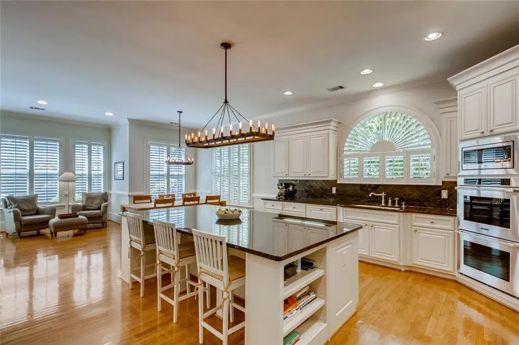 7922 Stratford Lane, Sandy Springs, Georgia 30350, 4 Bedrooms Bedrooms, ,4 BathroomsBathrooms,Residential,Sold,7922 Stratford Lane,6896427