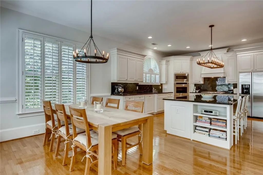 7922 Stratford Lane, Sandy Springs, Georgia 30350, 4 Bedrooms Bedrooms, ,4 BathroomsBathrooms,Residential,Sold,7922 Stratford Lane,6896427