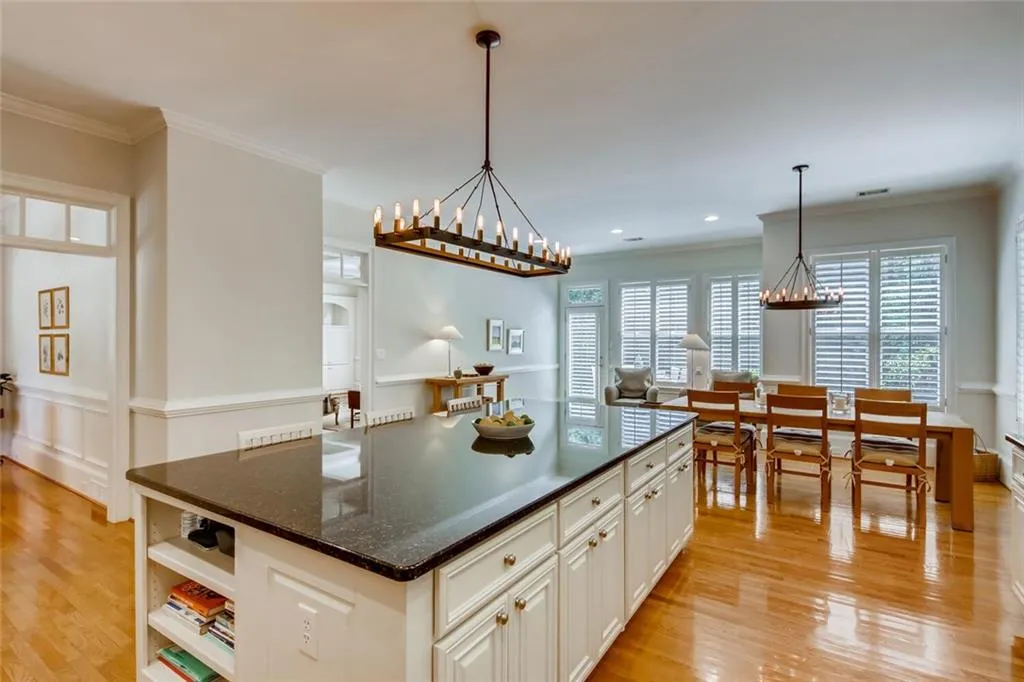 7922 Stratford Lane, Sandy Springs, Georgia 30350, 4 Bedrooms Bedrooms, ,4 BathroomsBathrooms,Residential,Sold,7922 Stratford Lane,6896427