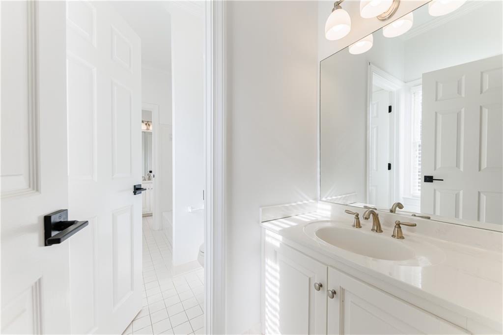 4895 Franklin Pond, Sandy Springs, Georgia 30342, 5 Bedrooms Bedrooms, ,5 BathroomsBathrooms,Residential,Sold,4895 Franklin Pond,7322370