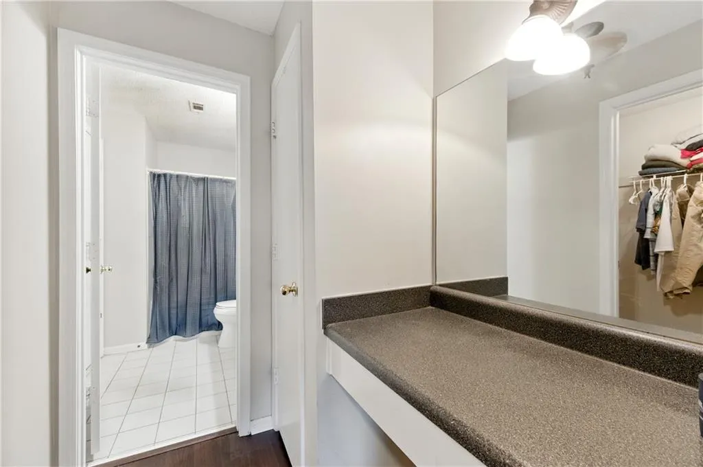 3655 Habersham Road Ne Unit 370, Atlanta, Georgia 30305, 1 Bedroom Bedrooms, ,1 BathroomBathrooms,Residential,For Sale,3655 Habersham Road Ne Unit 370,7636259