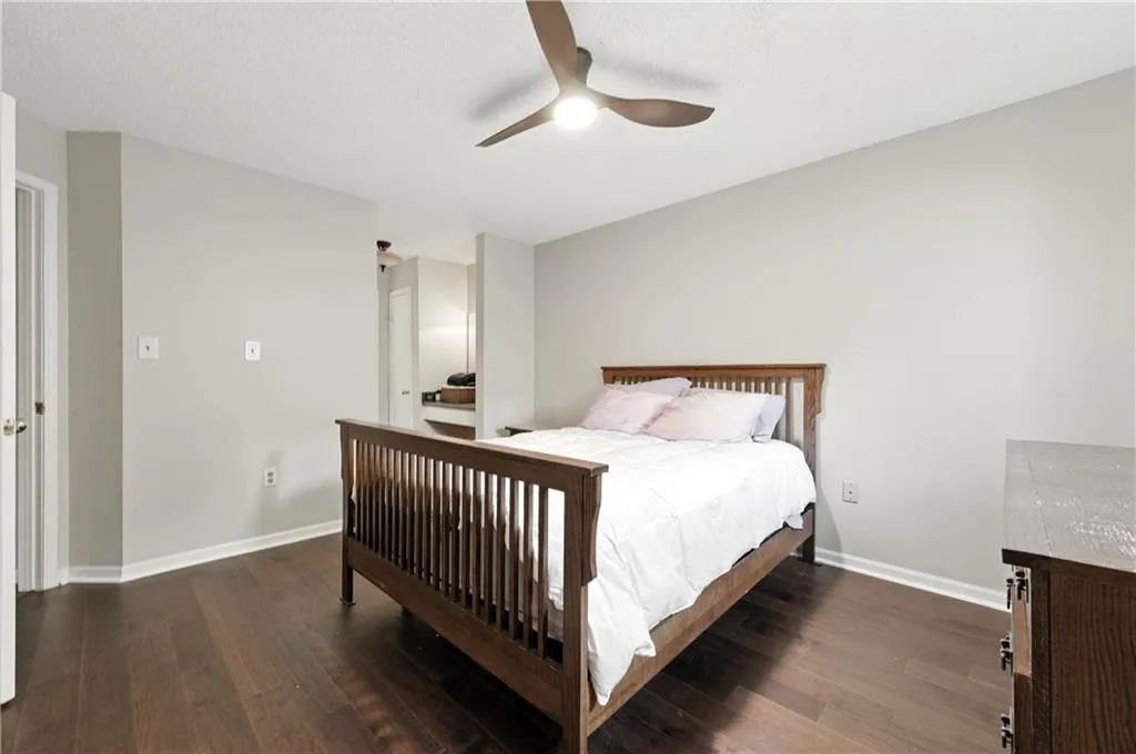 3655 Habersham Road Ne Unit 370, Atlanta, Georgia 30305, 1 Bedroom Bedrooms, ,1 BathroomBathrooms,Residential,For Sale,3655 Habersham Road Ne Unit 370,7636259