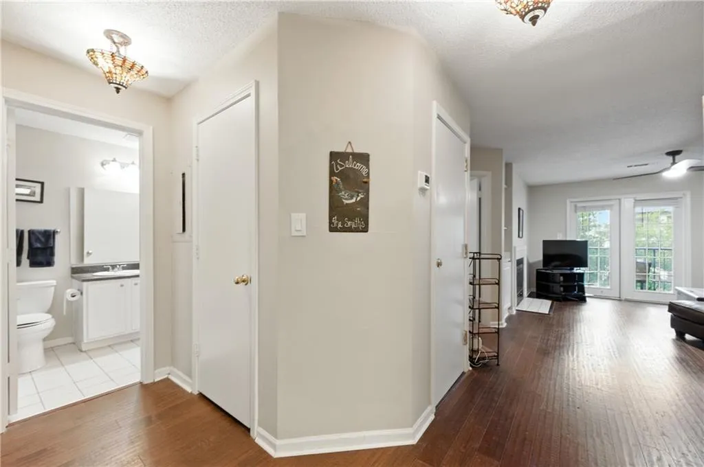3655 Habersham Road Ne Unit 370, Atlanta, Georgia 30305, 1 Bedroom Bedrooms, ,1 BathroomBathrooms,Residential,For Sale,3655 Habersham Road Ne Unit 370,7636259