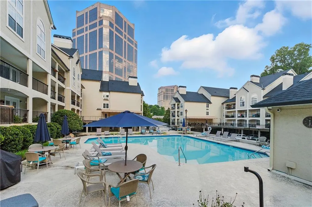 3655 Habersham Road Ne Unit 370, Atlanta, Georgia 30305, 1 Bedroom Bedrooms, ,1 BathroomBathrooms,Residential,For Sale,3655 Habersham Road Ne Unit 370,7636259