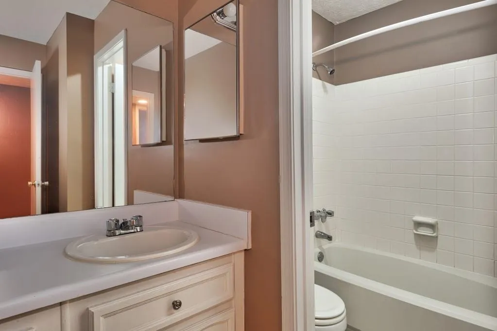 1203 Vicksburg Place, Sandy Springs, Georgia 30350, 2 Bedrooms Bedrooms, ,2 BathroomsBathrooms,Residential,Sold,1203 Vicksburg Place,6530767