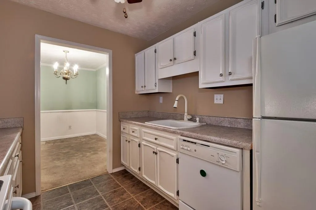 1203 Vicksburg Place, Sandy Springs, Georgia 30350, 2 Bedrooms Bedrooms, ,2 BathroomsBathrooms,Residential,Sold,1203 Vicksburg Place,6530767