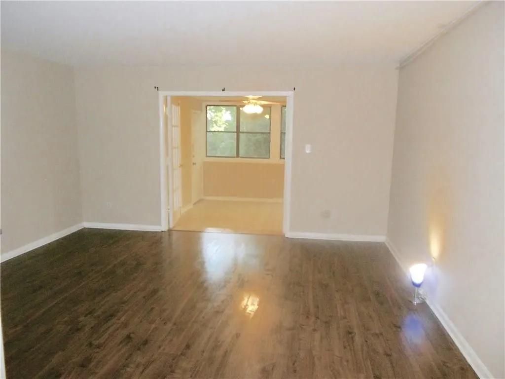 130 Woodmere Square Nw, Atlanta, Georgia 30327, 2 Bedrooms Bedrooms, ,2 BathroomsBathrooms,Residential,Sold,130 Woodmere Square Nw,5840558