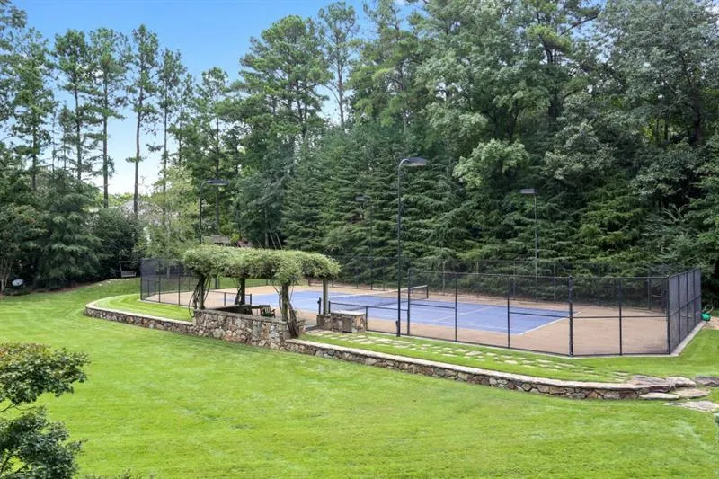 711 Heards Ferry Road, Sandy Springs, Georgia 30328, 5 Bedrooms Bedrooms, ,5 BathroomsBathrooms,Residential,Sold,711 Heards Ferry Road,6045031