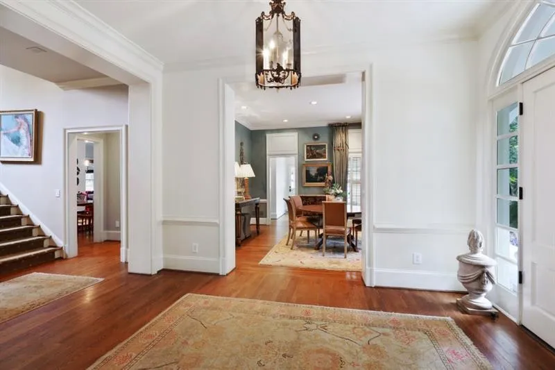 711 Heards Ferry Road, Sandy Springs, Georgia 30328, 5 Bedrooms Bedrooms, ,5 BathroomsBathrooms,Residential,Sold,711 Heards Ferry Road,6045031