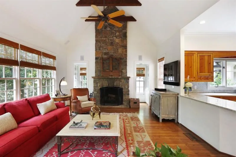 711 Heards Ferry Road, Sandy Springs, Georgia 30328, 5 Bedrooms Bedrooms, ,5 BathroomsBathrooms,Residential,Sold,711 Heards Ferry Road,6045031