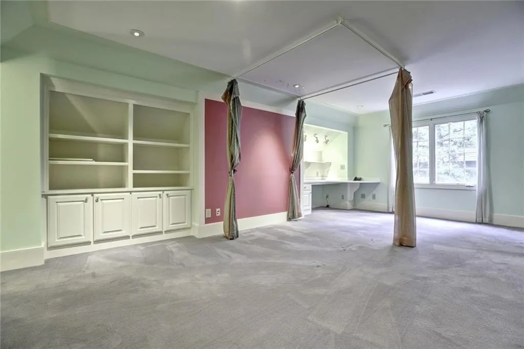 5660 Glen Errol Road, Atlanta, Georgia 30327, 4 Bedrooms Bedrooms, ,5 BathroomsBathrooms,Residential,Sold,5660 Glen Errol Road,5726324