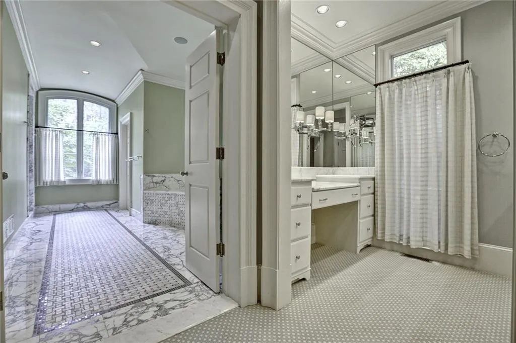5660 Glen Errol Road, Atlanta, Georgia 30327, 4 Bedrooms Bedrooms, ,5 BathroomsBathrooms,Residential,Sold,5660 Glen Errol Road,5726324