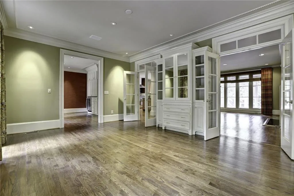 5660 Glen Errol Road, Atlanta, Georgia 30327, 4 Bedrooms Bedrooms, ,5 BathroomsBathrooms,Residential,Sold,5660 Glen Errol Road,5726324