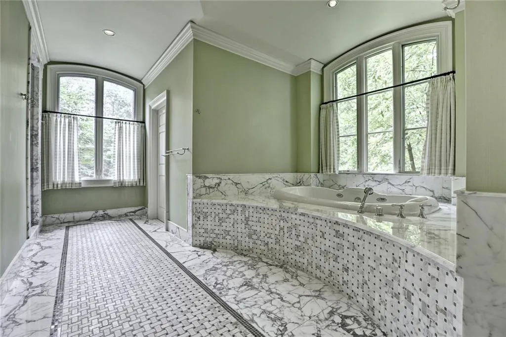5660 Glen Errol Road, Atlanta, Georgia 30327, 4 Bedrooms Bedrooms, ,5 BathroomsBathrooms,Residential,Sold,5660 Glen Errol Road,5726324