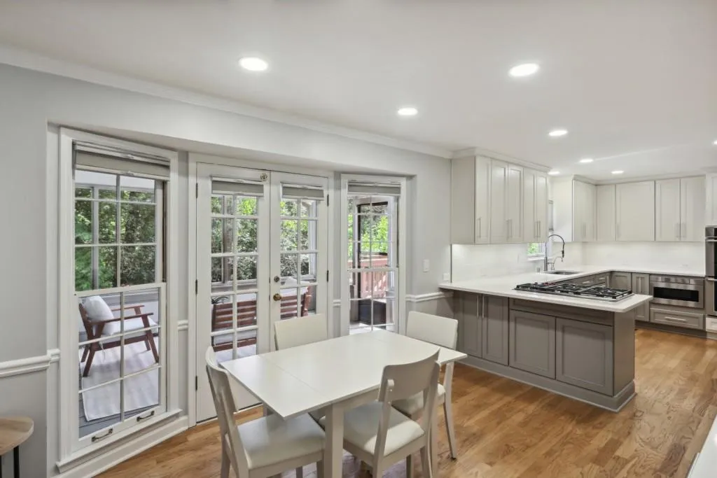 245 Glen Meadow Court, Sandy Springs, Georgia 30328, 5 Bedrooms Bedrooms, ,4 BathroomsBathrooms,Residential,Sold,245 Glen Meadow Court,7066309