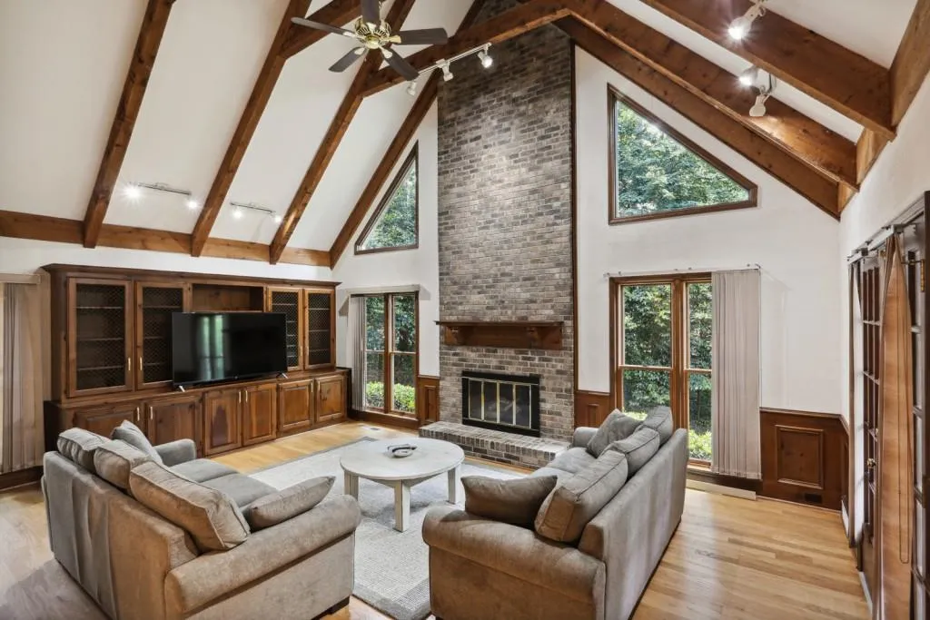 245 Glen Meadow Court, Sandy Springs, Georgia 30328, 5 Bedrooms Bedrooms, ,4 BathroomsBathrooms,Residential,Sold,245 Glen Meadow Court,7066309