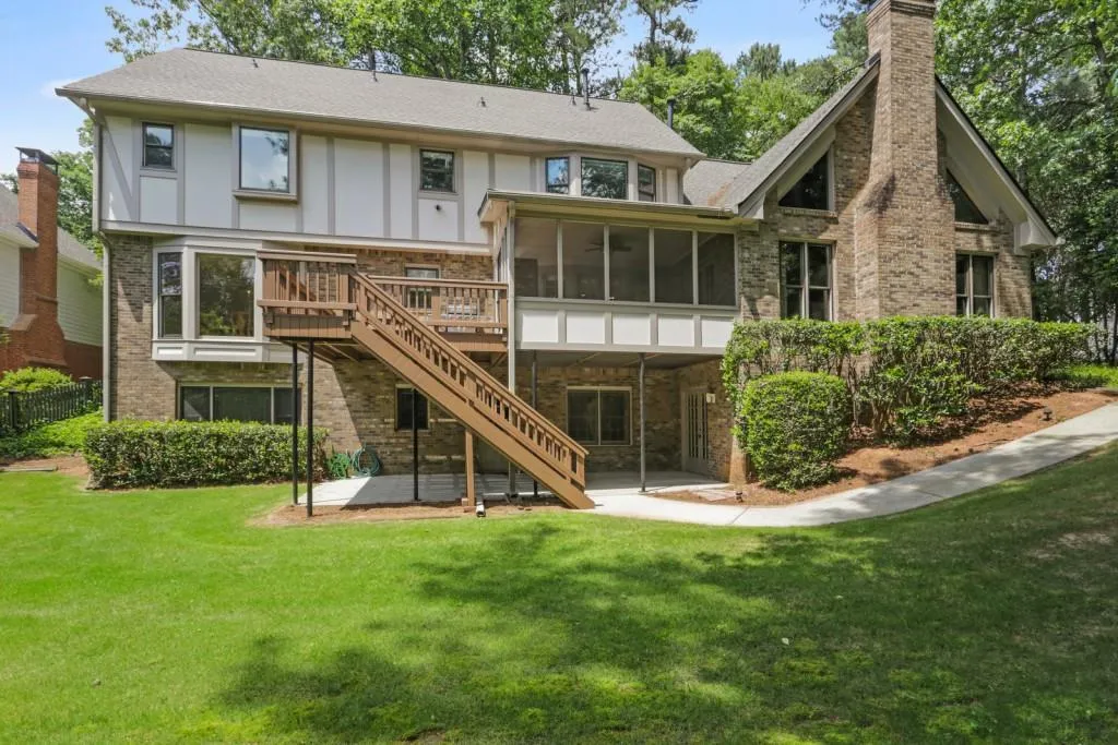 245 Glen Meadow Court, Sandy Springs, Georgia 30328, 5 Bedrooms Bedrooms, ,4 BathroomsBathrooms,Residential,Sold,245 Glen Meadow Court,7066309