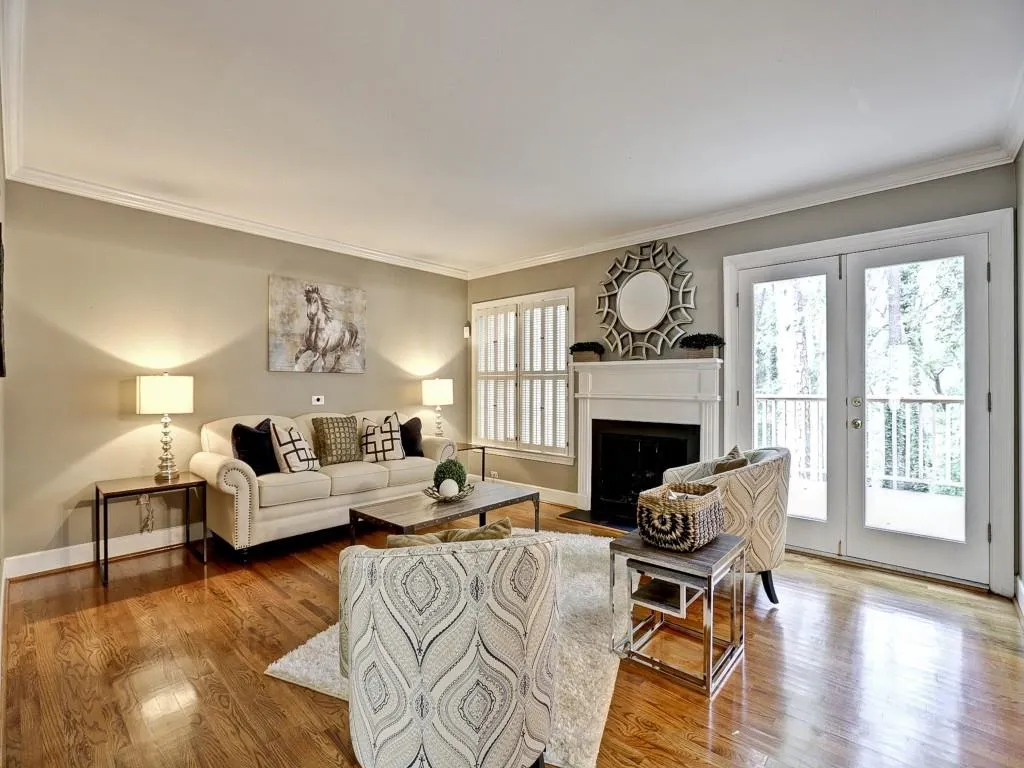 3873 Roswell Road Unit 8, Atlanta, Georgia 30342, 3 Bedrooms Bedrooms, ,2 BathroomsBathrooms,Residential,Sold,3873 Roswell Road Unit 8,5598943