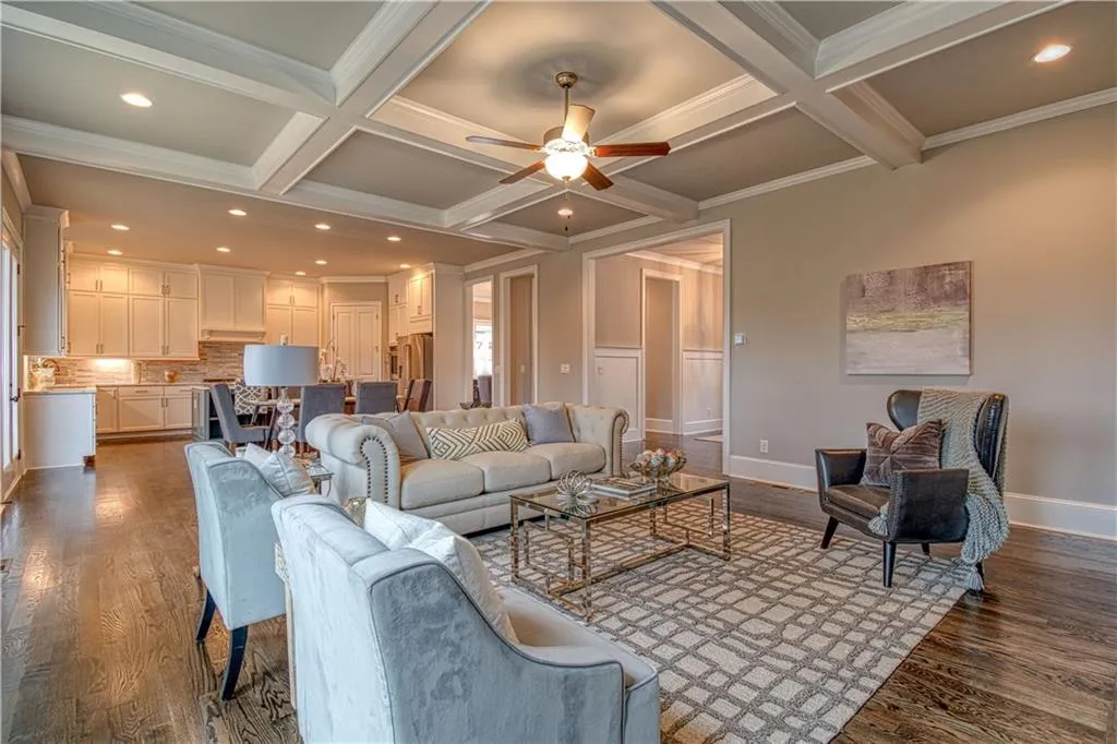 214 Belle Lane, Sandy Springs, Georgia 30328, 5 Bedrooms Bedrooms, ,5 BathroomsBathrooms,Residential,Sold,214 Belle Lane,6009466