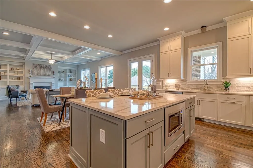 214 Belle Lane, Sandy Springs, Georgia 30328, 5 Bedrooms Bedrooms, ,5 BathroomsBathrooms,Residential,Sold,214 Belle Lane,6009466