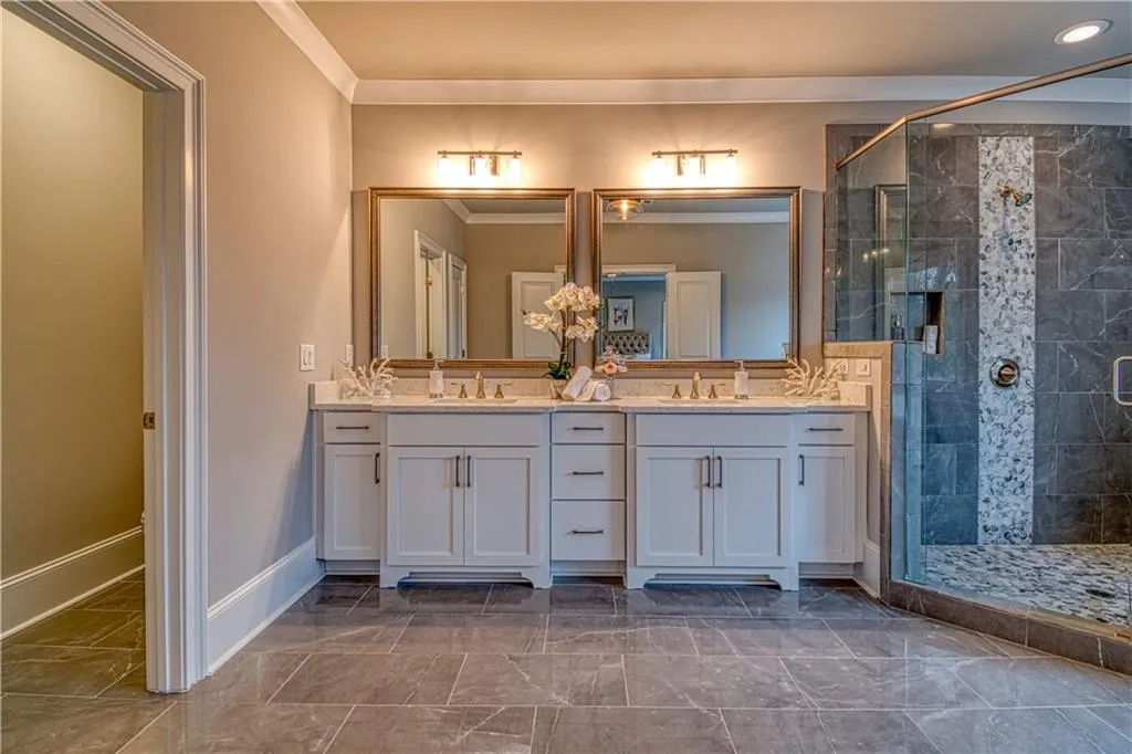 214 Belle Lane, Sandy Springs, Georgia 30328, 5 Bedrooms Bedrooms, ,5 BathroomsBathrooms,Residential,Sold,214 Belle Lane,6009466