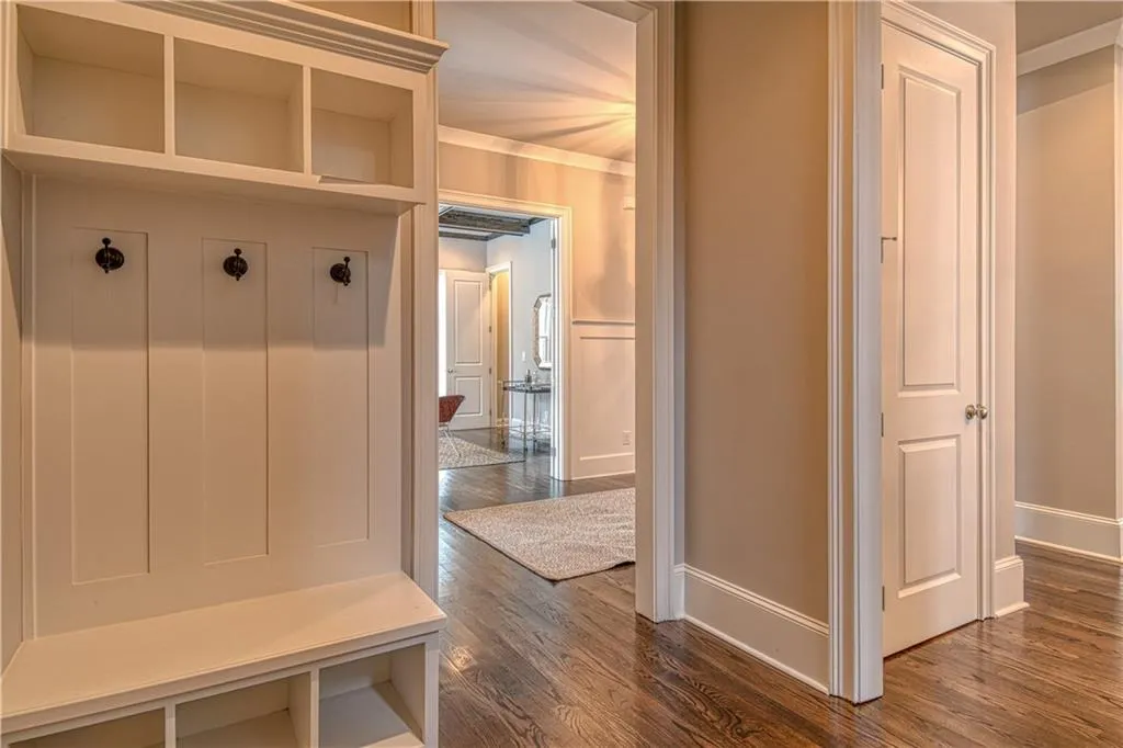 214 Belle Lane, Sandy Springs, Georgia 30328, 5 Bedrooms Bedrooms, ,5 BathroomsBathrooms,Residential,Sold,214 Belle Lane,6009466