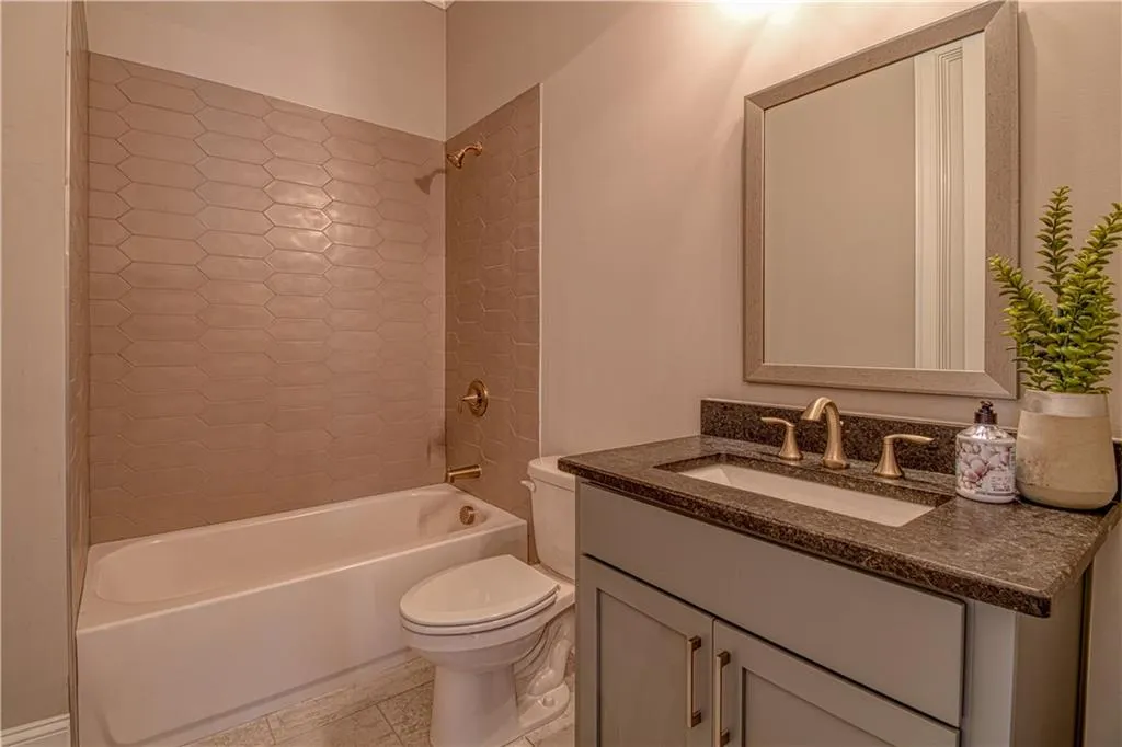 214 Belle Lane, Sandy Springs, Georgia 30328, 5 Bedrooms Bedrooms, ,5 BathroomsBathrooms,Residential,Sold,214 Belle Lane,6009466