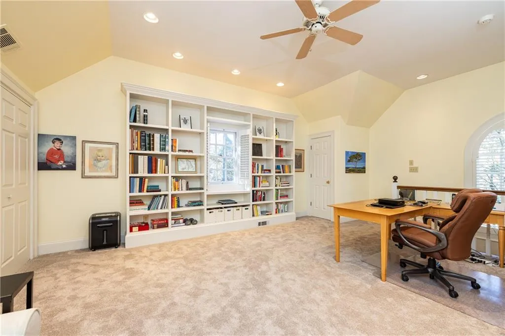 Suite /bedroom/ office over 2 car garage