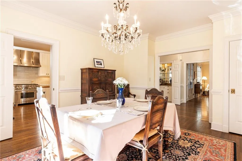 Flor from dining room to kitchen