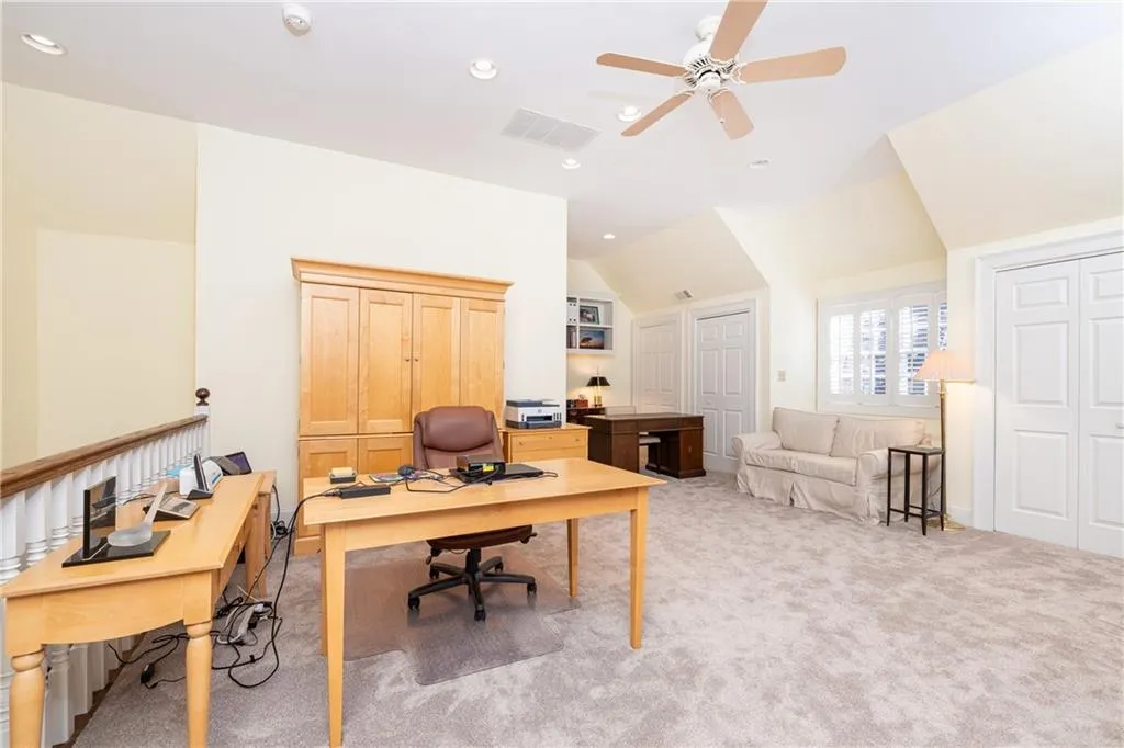 Suite /bedroom/ office over 2 car garage