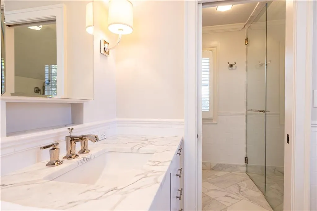 Stepless shower