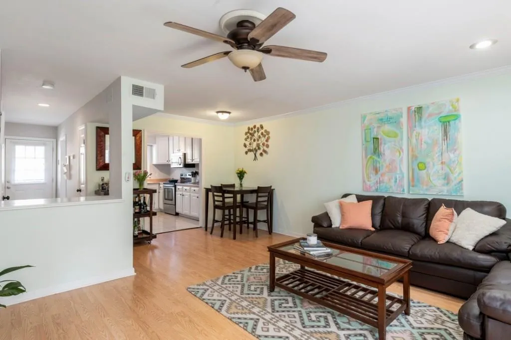 6700 Roswell Road Unit 26b, Sandy Springs, Georgia 30328, 2 Bedrooms Bedrooms, ,1 BathroomBathrooms,Residential,Sold,6700 Roswell Road Unit 26b,6503105