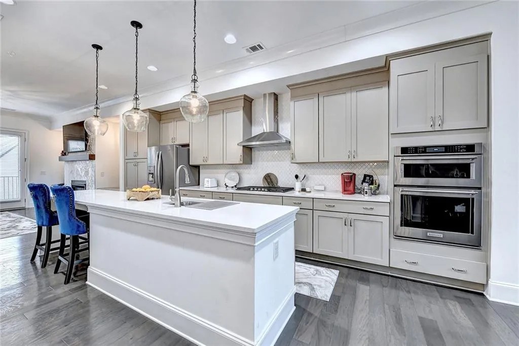 6605 Encore Boulevard Unit 276, Sandy Springs, Georgia 30328, 4 Bedrooms Bedrooms, ,4 BathroomsBathrooms,Residential,Sold,6605 Encore Boulevard Unit 276,7151172