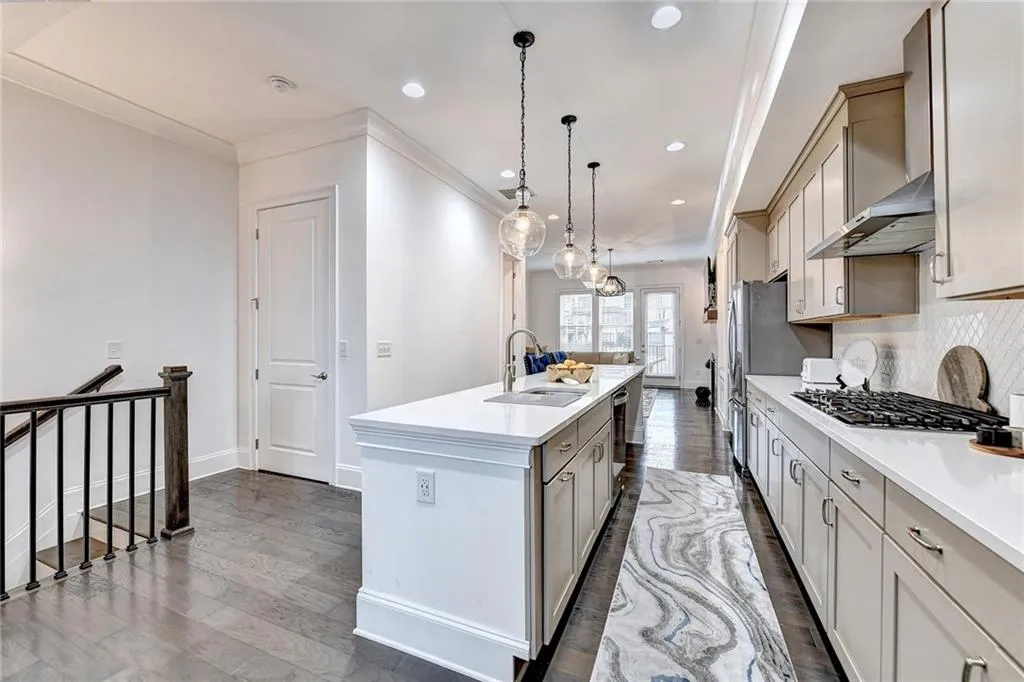 6605 Encore Boulevard Unit 276, Sandy Springs, Georgia 30328, 4 Bedrooms Bedrooms, ,4 BathroomsBathrooms,Residential,Sold,6605 Encore Boulevard Unit 276,7151172