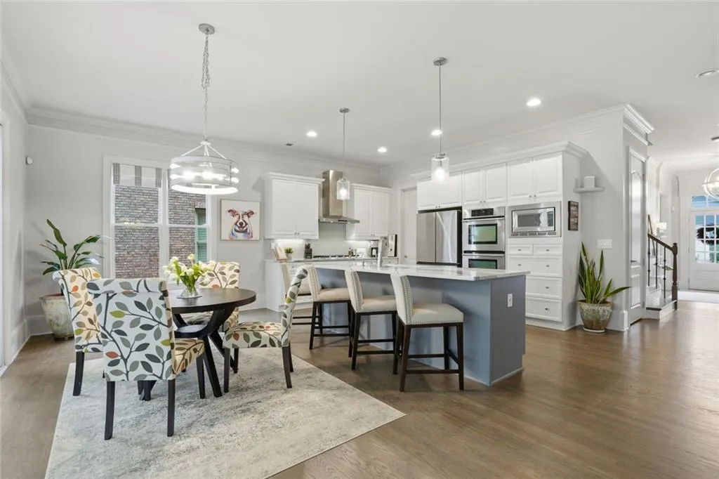 6248 Mt Vernon Oaks Drive, Sandy Springs, Georgia 30328, 5 Bedrooms Bedrooms, ,4 BathroomsBathrooms,Residential,For Sale,6248 Mt Vernon Oaks Drive,7684003